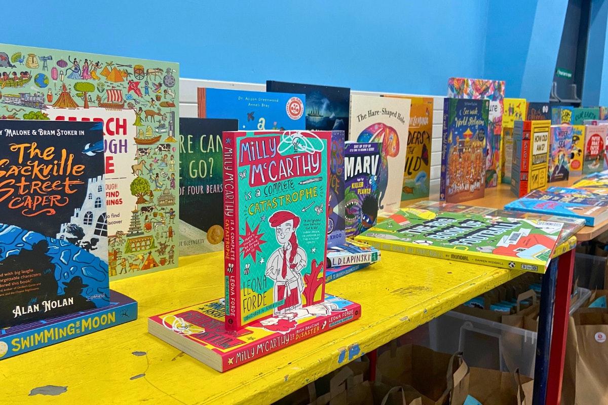 Image for Brown Bag Labs entry Bookbag Rollout at Scoil Íosagáin Boys’ Primary School with Children’s Books Ireland